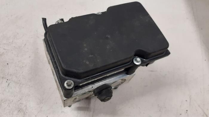 Gebruikte ABS Pomp Peugeot Bipper (AA) 1.4 HDi Prijs € 100,00 Margeregeling aangeboden door Autodemontage van de Laar