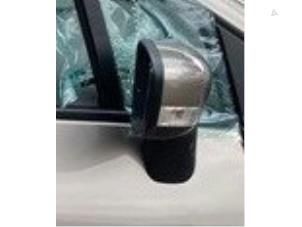 Gebruikte Buitenspiegel rechts Renault Captur (2R) 1.5 Energy dCi 90 FAP Prijs € 100,00 Margeregeling aangeboden door Autodemontage van de Laar