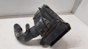Gebruikte Luchtfilterhuis Renault Megane III Grandtour (KZ) 1.2 16V TCE 115 Prijs € 55,00 Margeregeling aangeboden door Autodemontage van de Laar