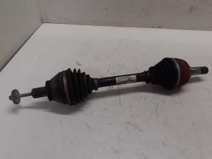 Gebruikte Cardanas links-voor (VWA) Volvo V70 (BW) 2.4 D5 20V Prijs € 150,00 Margeregeling aangeboden door Autodemontage van de Laar