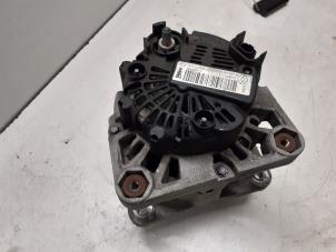 Gebruikte Dynamo Dacia Duster (HS) 1.6 16V Prijs € 80,00 Margeregeling aangeboden door Autodemontage van de Laar