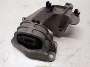 Gebruikte Motorrubber Dacia Duster (HS) 1.6 16V Prijs € 30,00 Margeregeling aangeboden door Autodemontage van de Laar