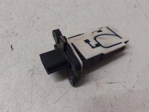 Gebruikte Luchtmassameter Renault Trafic (1FL/2FL/3FL/4FL) 1.6 dCi 95 Prijs € 90,00 Margeregeling aangeboden door Autodemontage van de Laar