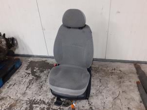 Gebruikte Voorstoel links Fiat Stilo MW (192C) 1.6 16V Prijs € 90,00 Margeregeling aangeboden door Autodemontage van de Laar