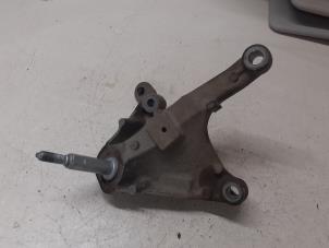 Gebruikte Motorrubber Renault Clio IV (5R) 1.5 Energy dCi 90 FAP Prijs € 30,00 Margeregeling aangeboden door Autodemontage van de Laar