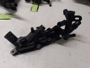 Gebruikte Waterpijp Renault Clio IV (5R) 0.9 Energy TCE 90 12V Prijs € 42,35 Inclusief btw aangeboden door Autodemontage van de Laar