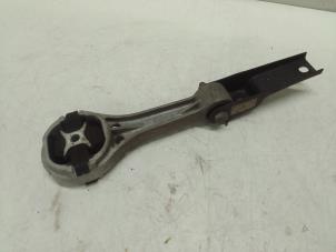 Gebruikte Versnellingsbak Steun Volkswagen Up! (121) 1.0 12V 60 Prijs € 35,00 Margeregeling aangeboden door Autodemontage van de Laar