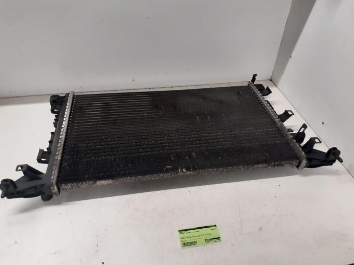 Gebruikte Radiateur Renault Laguna III Estate (KT) 2.0 16V Prijs € 35,00 Margeregeling aangeboden door Autodemontage van de Laar