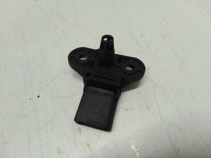 Brandstofdruk sensor van een Volkswagen Golf V (1K1) 1.6 FSI 16V 2004