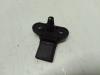 Brandstofdruk sensor van een Volkswagen Golf V (1K1) 1.6 FSI 16V 2004