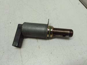 Gebruikte Nokkenas Sensor Volkswagen Golf V (1K1) 1.6 FSI 16V Prijs € 45,00 Margeregeling aangeboden door Autodemontage van de Laar