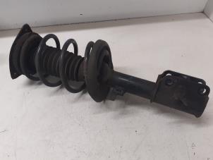 Gebruikte Mac Phersonpoot rechts-voor Renault Laguna III Estate (KT) 2.0 16V Prijs € 70,00 Margeregeling aangeboden door Autodemontage van de Laar