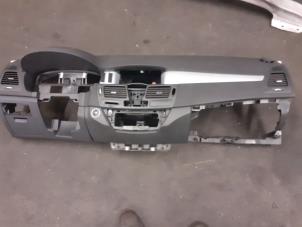 Gebruikte Airbag set + dashboard Renault Laguna III Estate (KT) 2.0 16V Prijs op aanvraag aangeboden door Autodemontage van de Laar