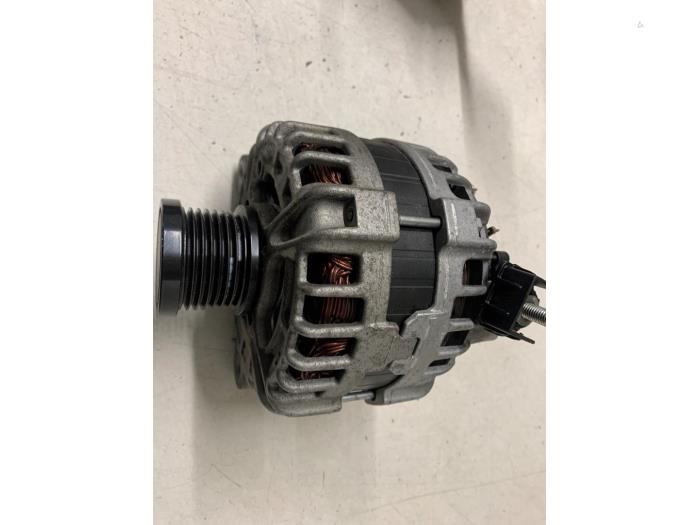 Dynamo van een Renault Clio V (RJAB) 1.0 TCe 90 12V 2021