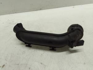 Gebruikte Luchtinlaat slang Volkswagen Polo V (6R) 1.2 TSI Prijs € 50,00 Margeregeling aangeboden door Autodemontage van de Laar