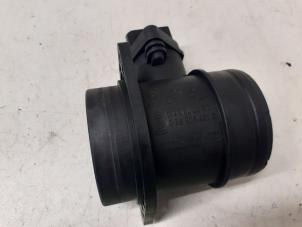 Gebruikte Luchtmassameter Volkswagen Polo IV (9N1/2/3) Prijs € 20,00 Margeregeling aangeboden door Autodemontage van de Laar