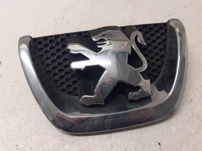 Embleem van een Peugeot 207/207+ (WA/WC/WM) 1.4 2008