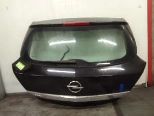 Gebruikte Achterklep Opel Astra H GTC (L08) 1.8 16V Prijs € 150,00 Margeregeling aangeboden door Autodemontage van de Laar