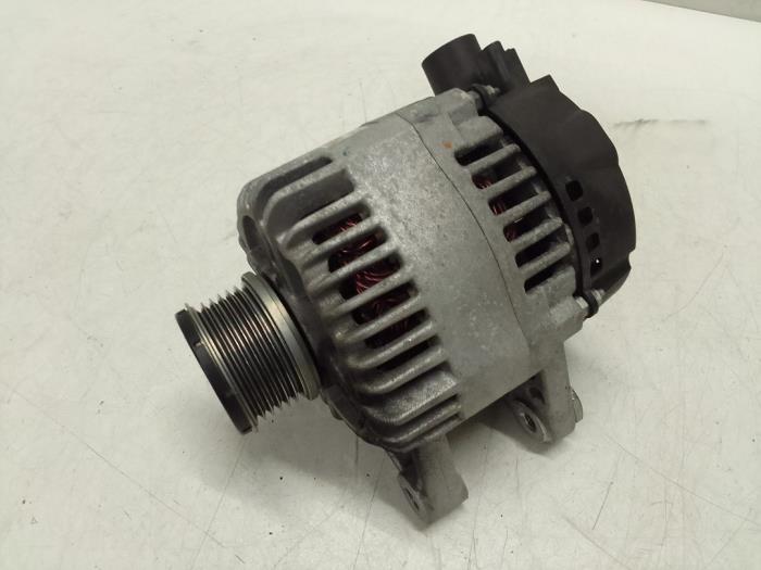 Dynamo van een Peugeot 2008 (CU) 1.2 Vti 12V PureTech 82 2014