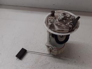 Gebruikte Benzinepomp Renault Grand Scénic II (JM) 2.0 16V Turbo Prijs € 50,00 Margeregeling aangeboden door Autodemontage van de Laar