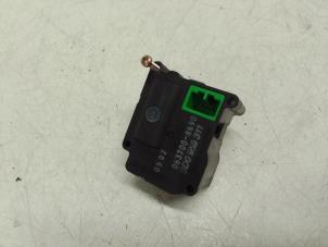 Gebruikte Kachel Verwarmingselement Volkswagen Phaeton (3D) 3.2 V6 30V Prijs € 65,00 Margeregeling aangeboden door Autodemontage van de Laar