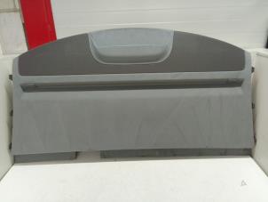 Gebruikte Hoedenplank Volkswagen Phaeton (3D) 3.2 V6 30V Prijs € 175,00 Margeregeling aangeboden door Autodemontage van de Laar