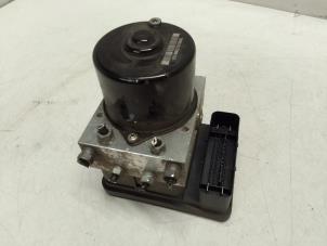 Gebruikte ABS Pomp Volvo V50 (MW) 2.4 20V Prijs € 150,00 Margeregeling aangeboden door Autodemontage van de Laar