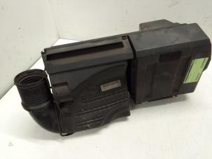 Gebruikte Luchtfilterhuis Volvo V50 (MW) 2.4 20V Prijs € 75,00 Margeregeling aangeboden door Autodemontage van de Laar