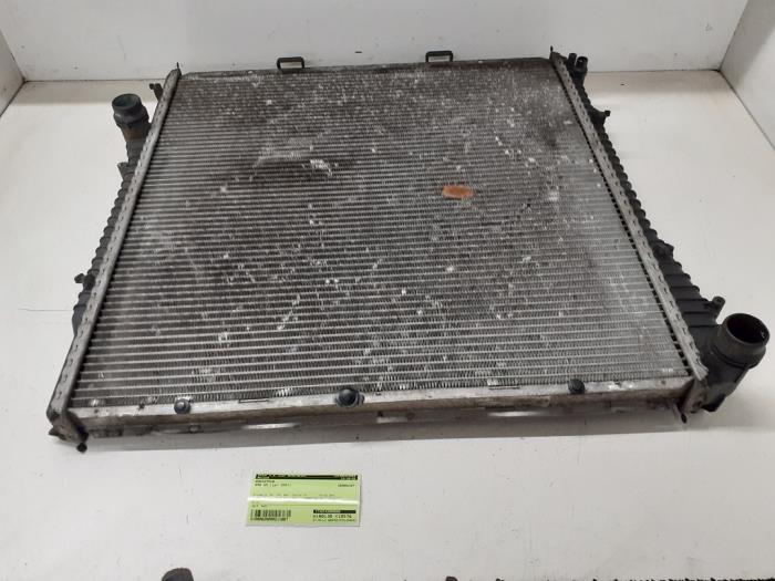 Radiateur van een BMW X5 (E53) 4.4 V8 32V 2001