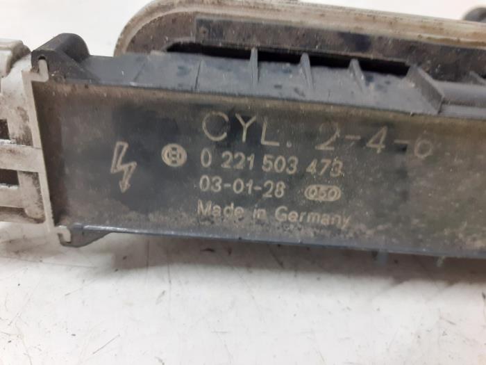 Bobine van een Opel Vectra C GTS 3.2 V6 24V 2003