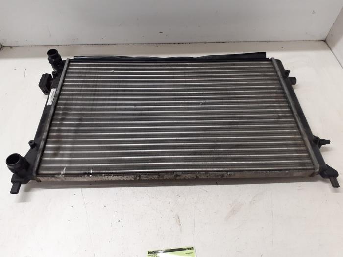 Gebruikte Radiateur Volkswagen Golf Plus (5M1/1KP) 1.4 16V Prijs € 50,00 Margeregeling aangeboden door Autodemontage van de Laar