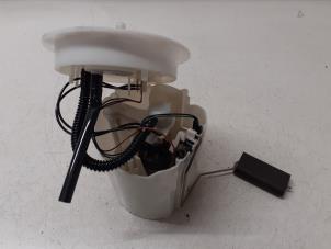 Gebruikte Benzinepomp Volkswagen Golf Plus (5M1/1KP) 1.4 16V Prijs € 70,00 Margeregeling aangeboden door Autodemontage van de Laar