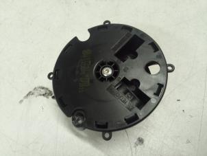 Gebruikte Spiegel motor links Dacia Sandero III Prijs € 35,00 Margeregeling aangeboden door Autodemontage van de Laar