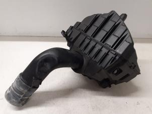 Gebruikte Luchtfilterhuis Renault Scénic III (JZ) 1.4 16V TCe 130 Prijs € 50,00 Margeregeling aangeboden door Autodemontage van de Laar