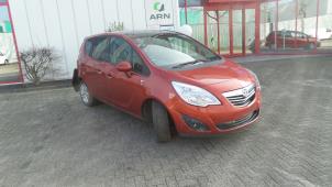 Gebruikte Carrosserie Hoek rechts-voor Opel Meriva 1.7 CDTI 16V Prijs € 150,00 Margeregeling aangeboden door Autodemontage van de Laar