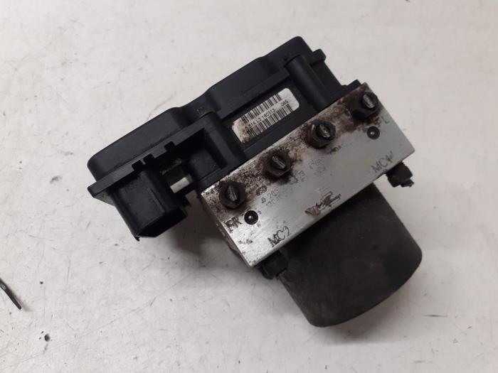 Gebruikte ABS Pomp Nissan NV 200 (M20M) 1.5 dCi 90 Prijs € 150,00 Margeregeling aangeboden door Autodemontage van de Laar