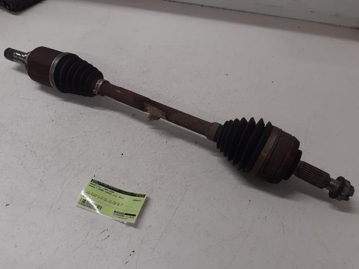 Gebruikte Steekas links-voor Renault Grand Scénic III (JZ) 1.5 dCi 110 Prijs € 70,00 Margeregeling aangeboden door Autodemontage van de Laar