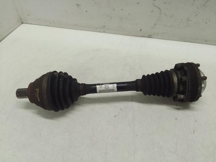 Gebruikte Aandrijfas links-voor Volkswagen Golf VII (AUA) 2.0 GTI 16V Prijs € 200,00 Margeregeling aangeboden door Autodemontage van de Laar