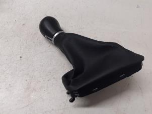 Gebruikte Versnellingspookhoes Volkswagen Polo VI (AW1) 1.6 TDI 16V 95 Prijs € 50,00 Margeregeling aangeboden door Autodemontage van de Laar