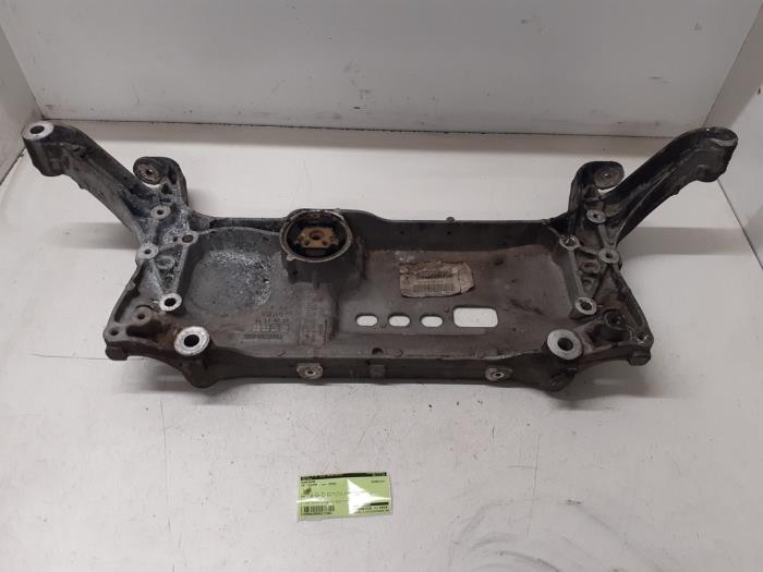 Gebruikte Subframe Volkswagen Tiguan (5N1/2) 2.0 TSI 16V 4Motion Prijs € 125,00 Margeregeling aangeboden door Autodemontage van de Laar
