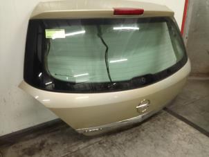 Gebruikte Achterklep Opel Astra H (L48) 1.4 16V Twinport Prijs € 150,00 Margeregeling aangeboden door Autodemontage van de Laar