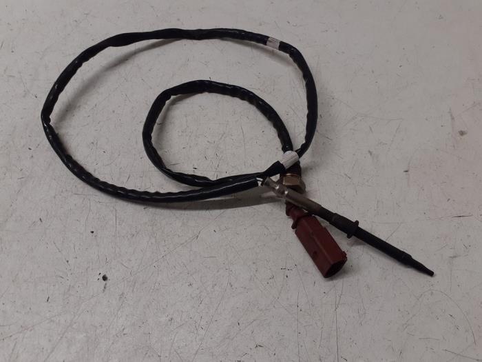 Gebruikte Uitlaat temperatuursensor Volkswagen Passat Variant (3G5) 1.6 TDI 16V Prijs € 30,00 Margeregeling aangeboden door Autodemontage van de Laar