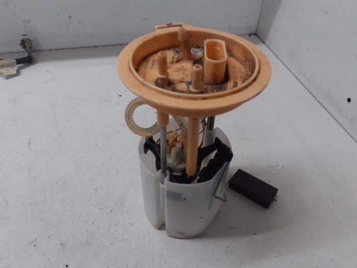 Gebruikte Benzinepomp Volkswagen Golf V (1K1) Prijs op aanvraag aangeboden door Autodemontage van de Laar