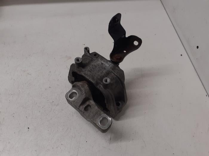 Gebruikte Motorsteun Volkswagen Golf V (1K1) Prijs € 40,00 Margeregeling aangeboden door Autodemontage van de Laar