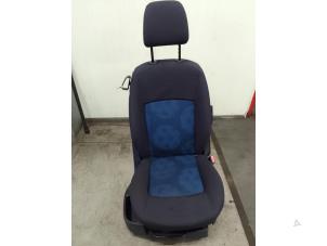 Gebruikte Voorstoel rechts Peugeot 1007 (KM) 1.4 Prijs € 150,00 Margeregeling aangeboden door Autodemontage van de Laar