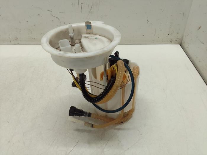Gebruikte Tank element Pomp BMW X1 (F48) sDrive 18d 2.0 16V Prijs € 125,00 Margeregeling aangeboden door Autodemontage van de Laar