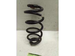 Gebruikte Veerschroef achter BMW X1 (F48) sDrive 18d 2.0 16V Prijs € 50,00 Margeregeling aangeboden door Autodemontage van de Laar