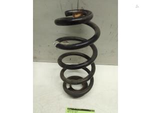 Gebruikte Veerschroef achter BMW X1 (F48) sDrive 18d 2.0 16V Prijs € 50,00 Margeregeling aangeboden door Autodemontage van de Laar