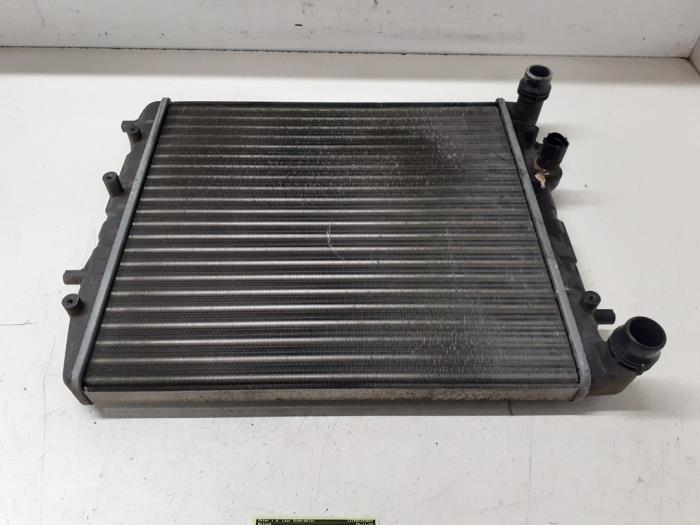 Gebruikte Radiateur Volkswagen Fox (5Z) 1.2 Prijs € 25,00 Margeregeling aangeboden door Autodemontage van de Laar