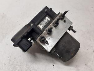 Gebruikte ABS Pomp Renault Master III (FV) 2.3 dCi 125 16V FWD Prijs € 150,00 Margeregeling aangeboden door Autodemontage van de Laar